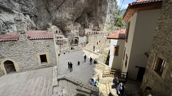 Foto - Karadeniz’in tarihi güzelliği: Sümela Manastırı