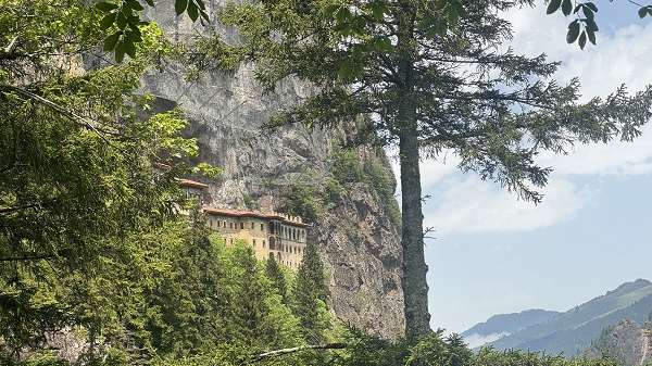 Foto - Karadeniz’in tarihi güzelliği: Sümela Manastırı