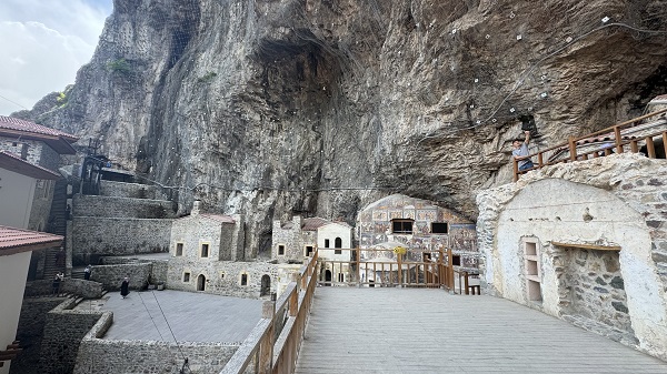 Foto - Karadeniz’in tarihi güzelliği: Sümela Manastırı