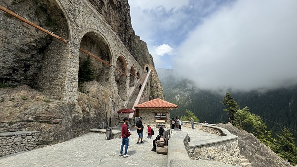 Foto - Karadeniz’in tarihi güzelliği: Sümela Manastırı