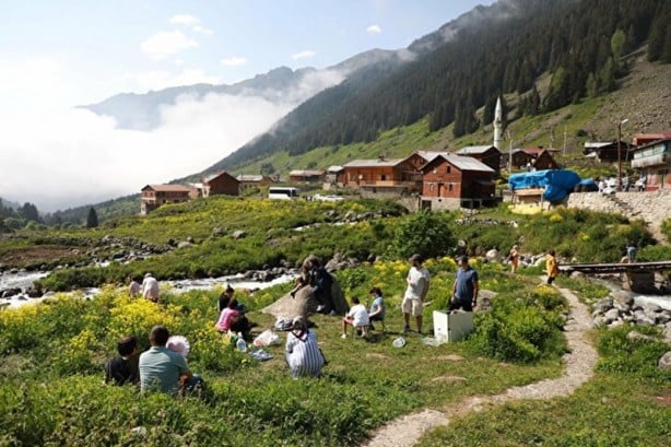 Foto - Karadeniz'in yeni gözdesi Elevit Yaylası ziyaretçilerine huzur veriyor