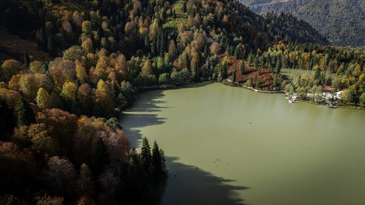 Foto - Karagöl güz renklerine büründü