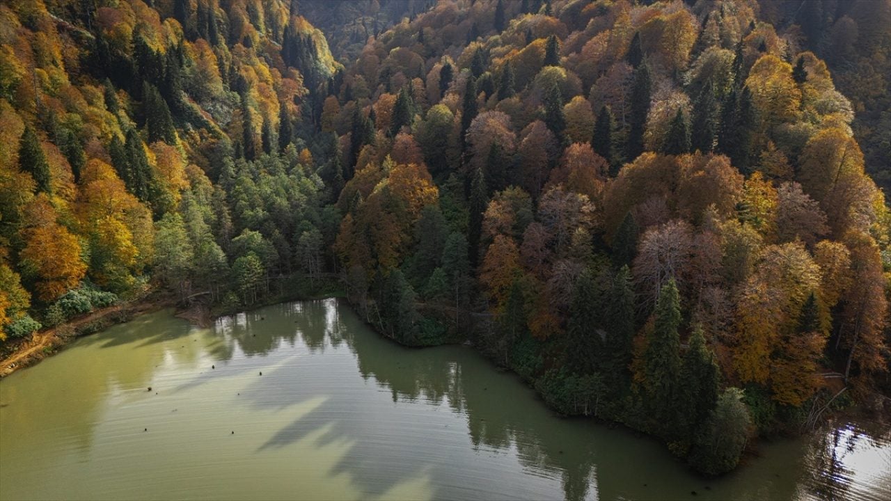 Foto - Karagöl güz renklerine büründü