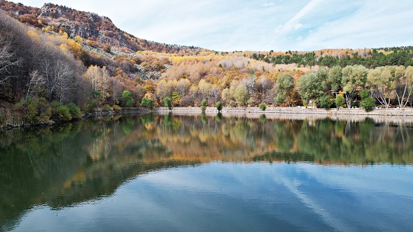 Foto - Karagöl Tabiat Parkı'nda sonbahar güzelliği
