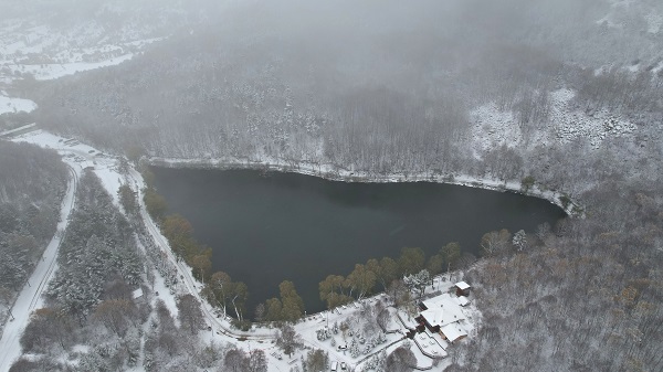Foto - Karagöl Tabiat Parkı’nda tabloluk manzara