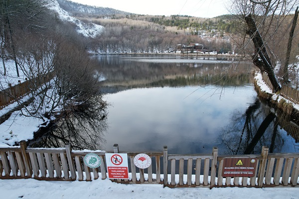 Foto - Karagöl'de kar manzarası