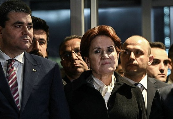 Foto - Karahasanoğlu Uğur Dündar’ı paçavraya çevirdi "Şerefsiz"