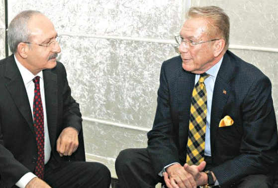 Foto - Karahasanoğlu Uğur Dündar’ı paçavraya çevirdi "Şerefsiz"