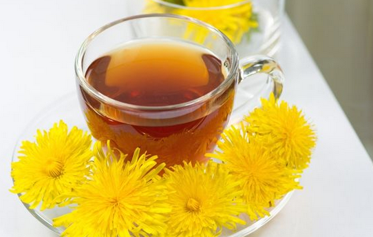 Foto - Karahindiba: resmen savaş veriyor, diğerlerini unutun! Yararı şok etti! Kullanınca her şey değişecek! Tüm gün 1 bardak kadar..