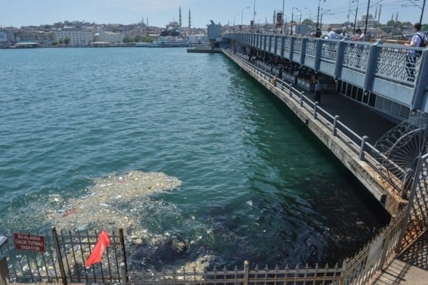 Foto - Karaköy’de tepki çeken manzara! Vatandaşlar gözlerine inanamadı