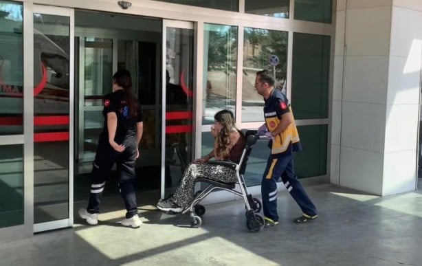 Foto - Karaman’da otomobil yoldan çıktı