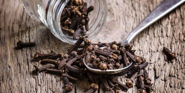 Foto - Karanfilin saç için faydalı olduğunu biliyor muydunuz? Karanfilin saçlara 9 faydası! 