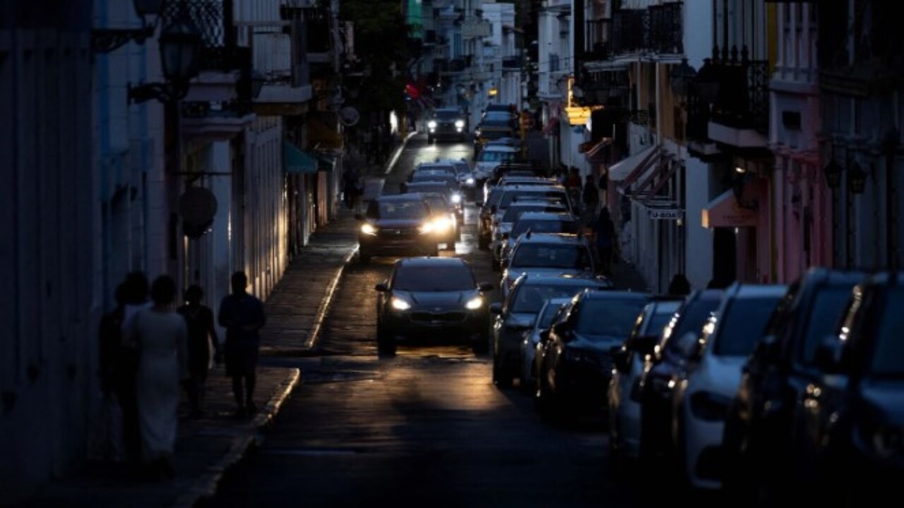 Foto - Karanlığa gömüldüler! O ülkede yüzbinlerce kişi elektriksiz ve susuz kaldı