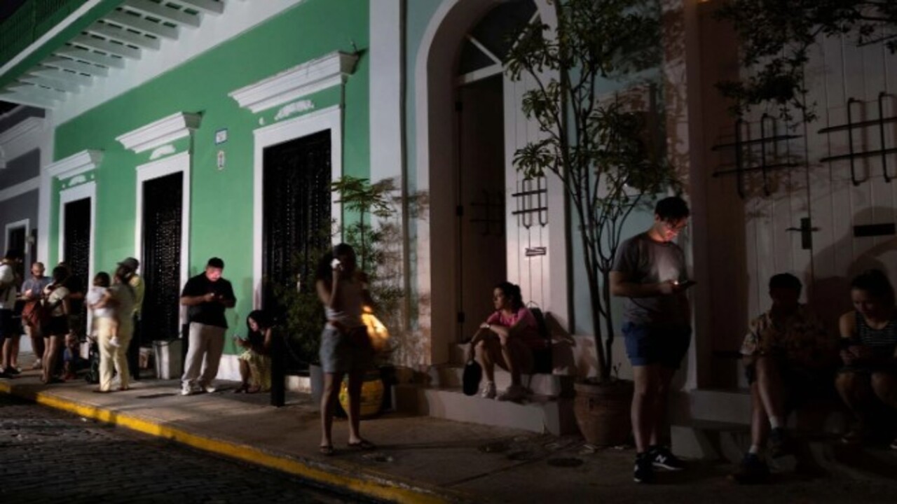 Foto - Karanlığa gömüldüler! O ülkede yüzbinlerce kişi elektriksiz ve susuz kaldı