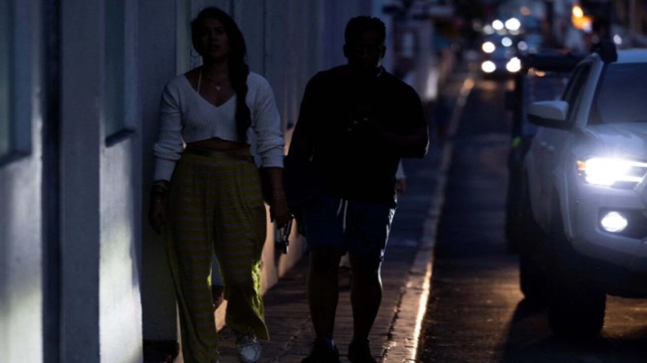 Foto - Karanlığa gömüldüler! O ülkede yüzbinlerce kişi elektriksiz ve susuz kaldı