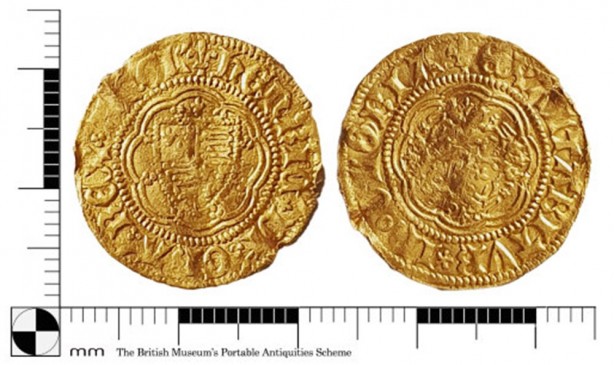 Karantinada canları sıkıldı! Bahçede define buldular