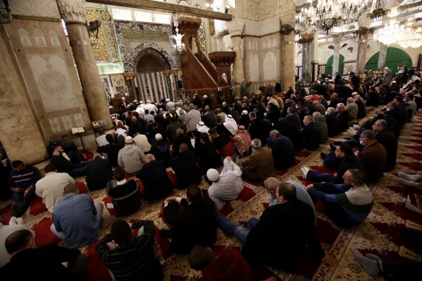 Foto - Kudüs'teki Müslümanlar Mescid-i Aksa'ya akın etti