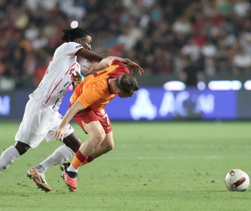 Foto - Kararını bekliyorlar: Galatasaray'dan yılın transfer operasyonu! Bu yıldız tüm isimleri unutturacak