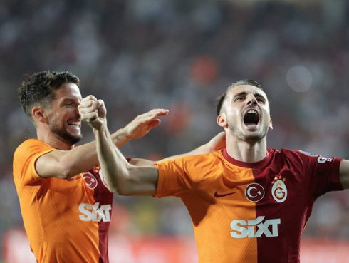 Foto - Kararını bekliyorlar: Galatasaray'dan yılın transfer operasyonu! Bu yıldız tüm isimleri unutturacak