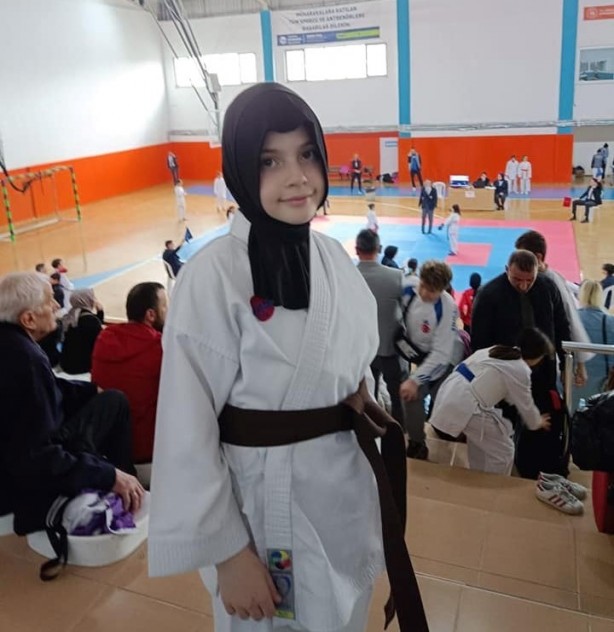 Foto - Karate Şampiyonasında skandal hakem kararı