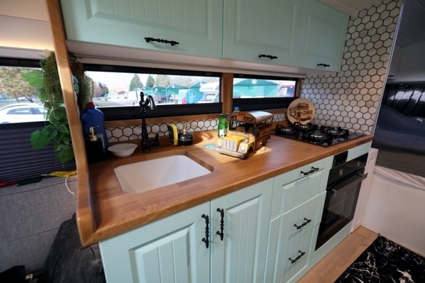 Foto - Karavana çevirdi! "School bus" ile 15 bin kilometre yol kat edecek