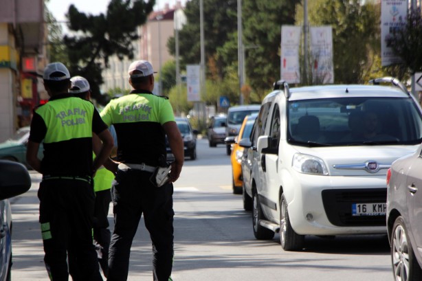 Foto - Karayollarında yeni dönem! Trafikte bunu yapmayan yandı