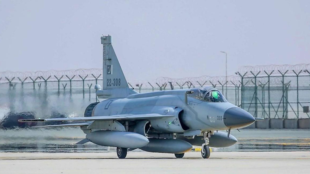 Foto - Kardeş Azerbaycan Kaan yerine o savaş uçağını aldı! Ama önemli bir sebebi var