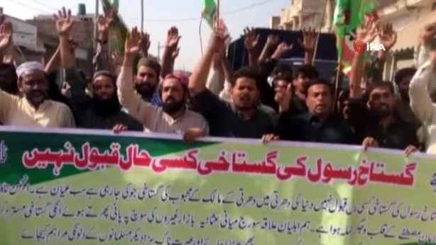 Kardeş Pakistan halkı ayağa kalktı: Fransa'ya ölüm!