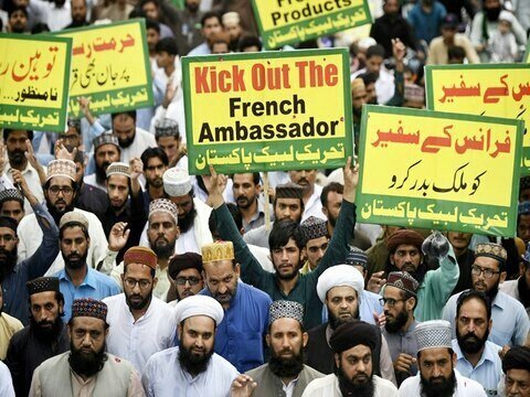 Foto - Kardeş Pakistan halkı ayağa kalktı: Fransa'ya ölüm!