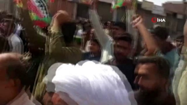 Foto - Kardeş Pakistan halkı ayağa kalktı: Fransa'ya ölüm!