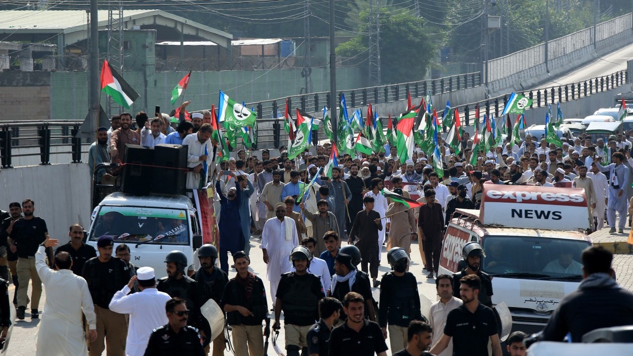 Foto - Kardeş ülke Pakistan'da halk ayağa kalktı, sokaklara döküldü