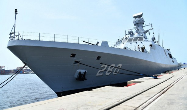 Foto - Kardeş ülke "Türkiye'yi vuracağız" diyen ülkeye karşı Türk savaş gemisini suya indirdi