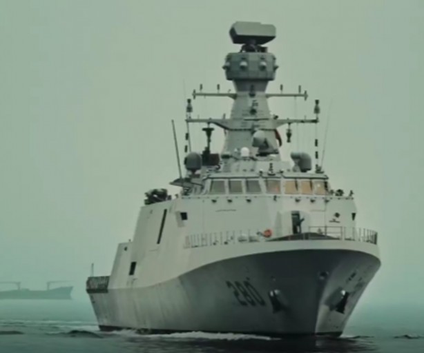 Kardeş ülke "Türkiye'yi vuracağız" diyen ülkeye karşı Türk savaş gemisini suya indirdi