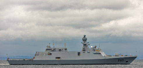 Foto - Kardeş ülke "Türkiye'yi vuracağız" diyen ülkeye karşı Türk savaş gemisini suya indirdi