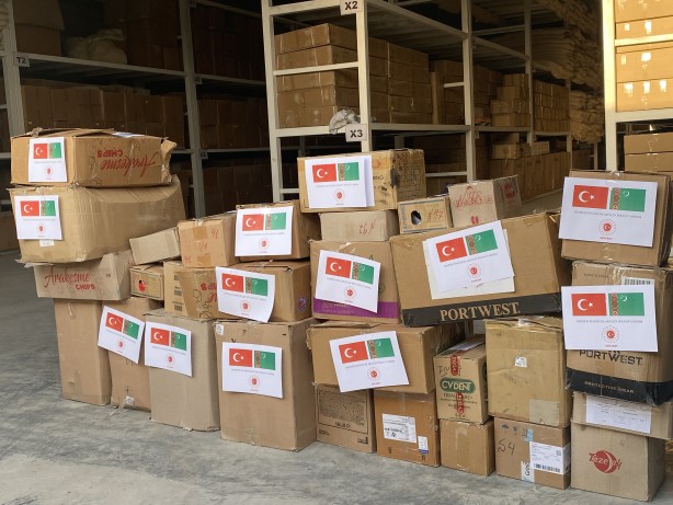 Foto - Kardeş ülkeden 11 ton yardım