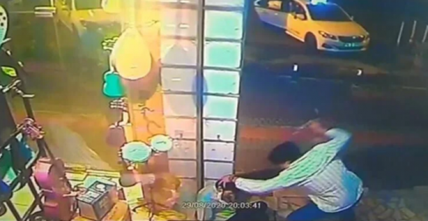 Foto - Kare kare dehşet! Kız arkadaşına dokunduğunu iddia ettiği yaşlı adamı döve döve öldürdü