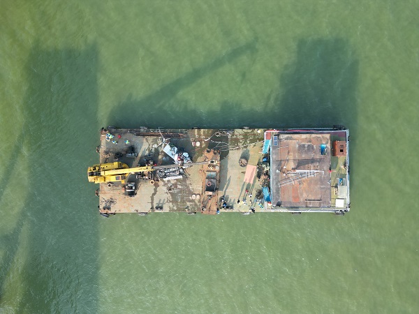 Foto - Kargo gemisinin çarptığı köprü yıkıldı: 5 ölü