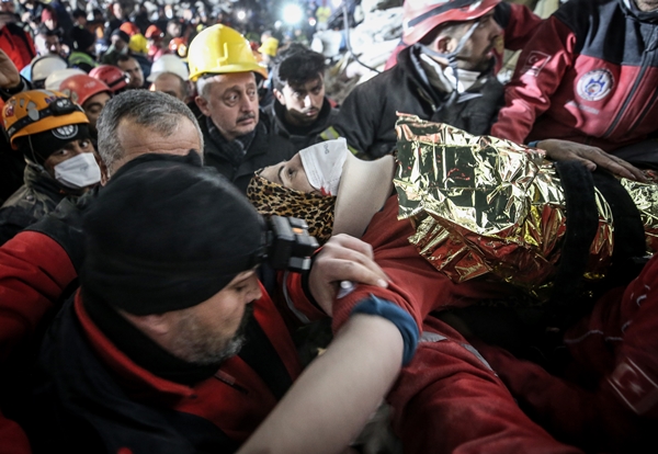 Foto - Karı koca 209 saat sonra enkazdan kurtarıldı
