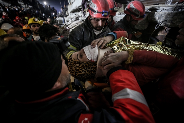 Foto - Karı koca 209 saat sonra enkazdan kurtarıldı