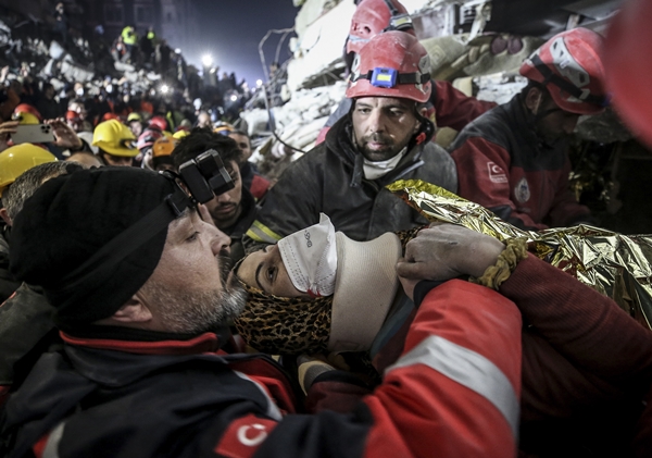 Foto - Karı koca 209 saat sonra enkazdan kurtarıldı