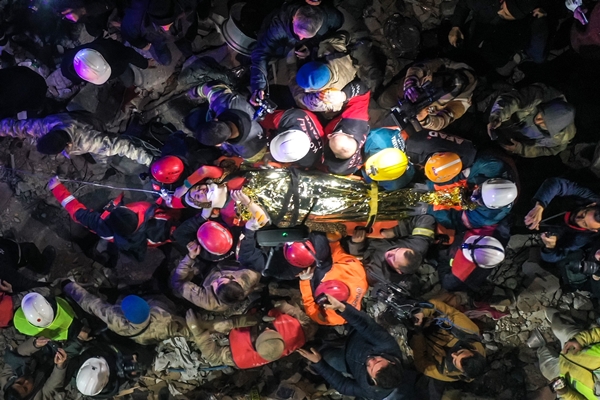 Foto - Karı koca 209 saat sonra enkazdan kurtarıldı
