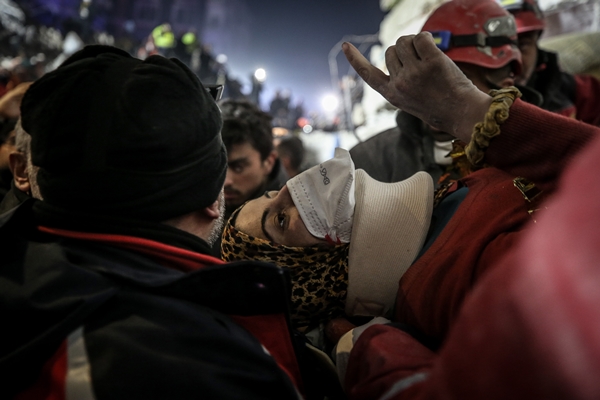 Foto - Karı koca 209 saat sonra enkazdan kurtarıldı