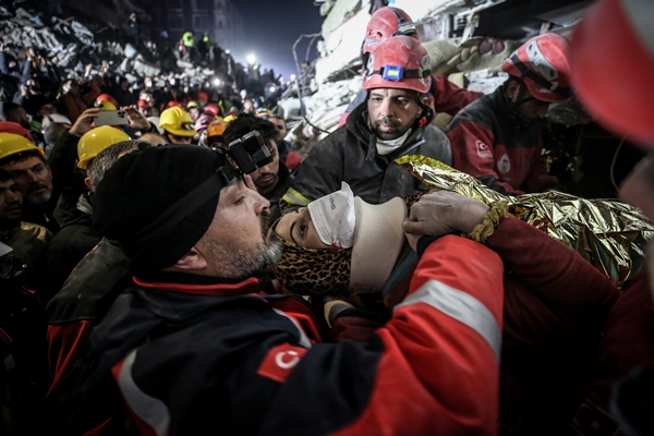 Foto - Karı koca 209 saat sonra enkazdan kurtarıldı