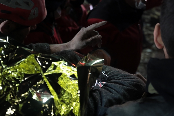 Foto - Karı koca 209 saat sonra enkazdan kurtarıldı