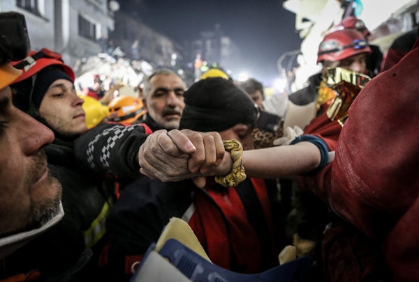 Foto - Karı koca 209 saat sonra enkazdan kurtarıldı