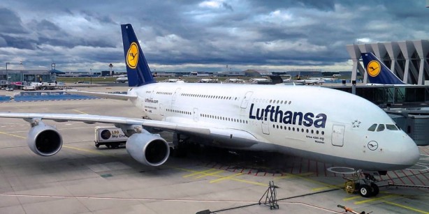 Karı koca kavgası dev uçağa acil iniş yaptırdı! Öfkeli koca bakın uçakta ne yaptı