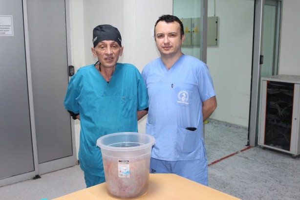 Foto - Karın ağrısı şikayetiyle doktora gitti, hayatının şokunu yaşadı: Tamı tamına 10 kilo! "Yok artık" diyeceksiniz