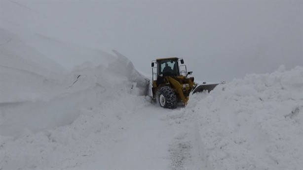 Foto - Karın boyu 6 metreyi aştı