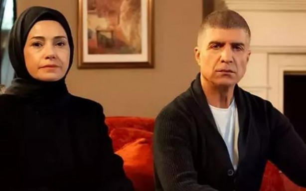 Foto - Karısı gözlerinin önünde başkasıyla öpüşen Gazman konuştu! RTÜK’ün Kızıl Goncalar kararını eleştirdi