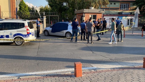 Foto - Karısını 30 bıçak darbesiyle öldürmesine oğlu şahit olmuş